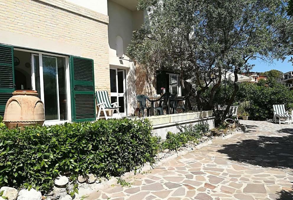 Villa Ariosa Васто Екстер'єр фото